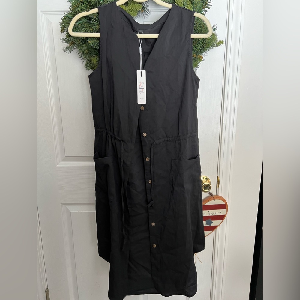 Dress nwot size large; has pockets, button-up with tie at waist, black - Picture 4 of 9